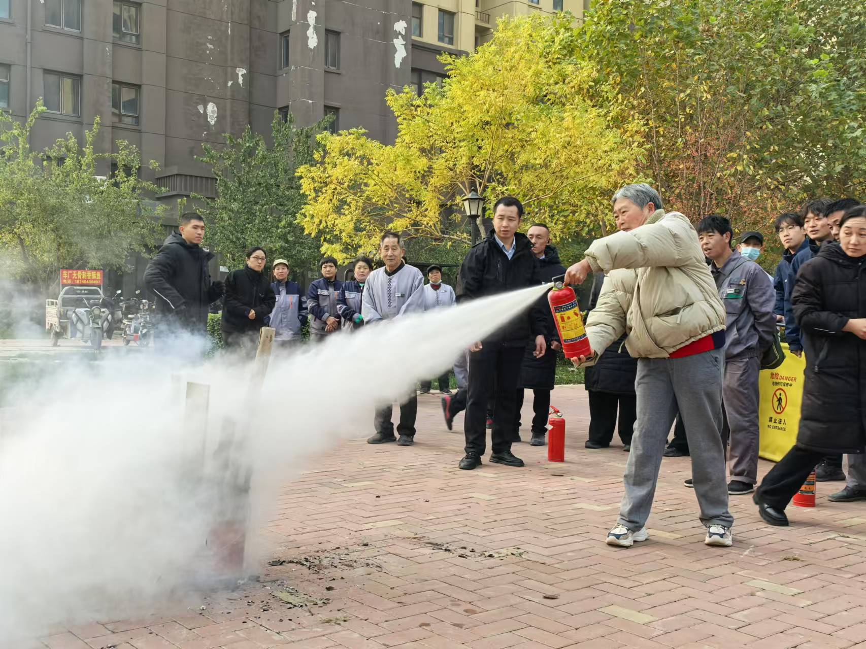 全国消防日 | 提高安全意识，共建幸福家园(图2)